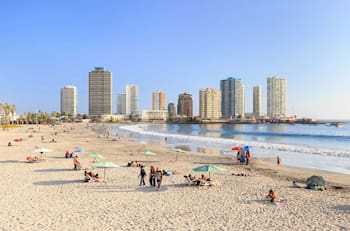 ¿Cuánto cuesta viajar a Iquique en verano?: Precio de los pasajes, hospedajes y grandes panoramas para realizar en familia