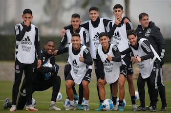 VIDEO| Pensando en el Superclásico: Marco Rojas y Joan Cruz brillaron con golazos en práctica de Colo Colo