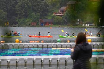 Encuentran cuerpo de turista desaparecido tras caer de un kayak en el Lago Lleu-Lleu