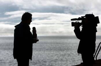 Amaro Gómez-Pablos y su despacho confirmando que no habían sobrevivientes: "Atender la tragedia de Juan Fernández fue un acto de amor a mis compañeros"