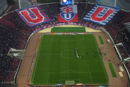La U perderá más de 4.500 millones por jugar sin público de local.