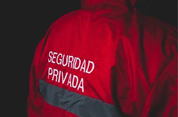 ¿Buscas trabajo?: Empresas pagan hasta $800.000 mensuales por guardias de seguridad