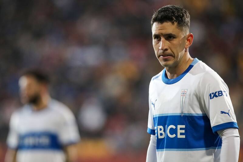 no sigue en Universidad Católica.