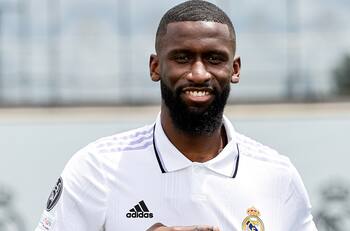VIDEO | ¡ A lo crack! La espectacular presentación de Antonio Rudiger en el Real Madrid