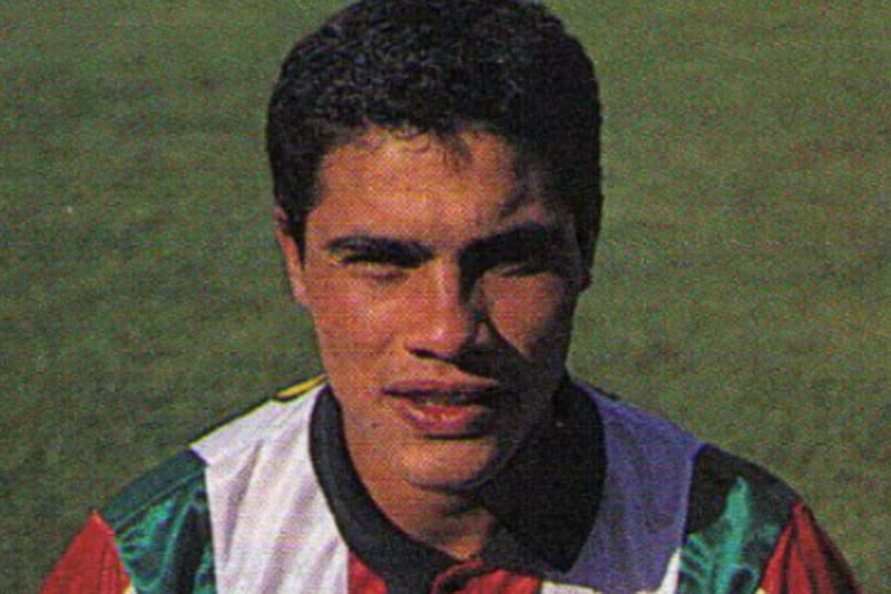 En Palestino logró debutar en el profesionalismo.