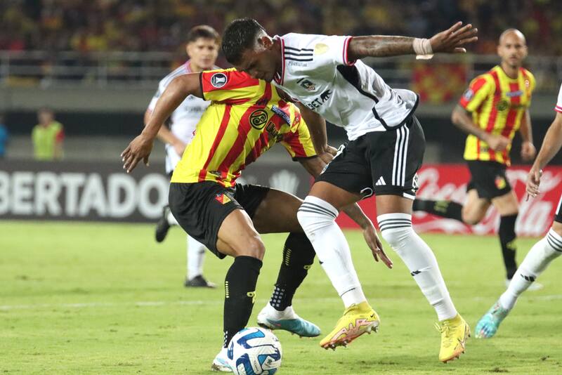 Colo Colo solo sacó un empate en su visita a Deportivo Pereira y sigue sin poder ganar en Colombia. (Crédito: Agencia Aton)