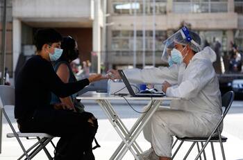 Balance Minsal: Se reportaron 1.918 casos nuevos y una positividad del 4,19%