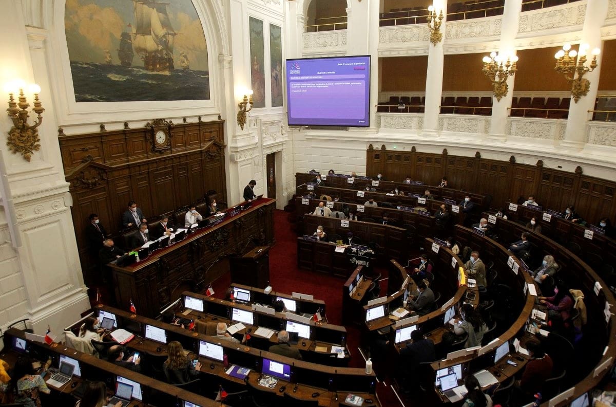 CEP: Confianza en la Convención llega al 24%, triplicando al Congreso