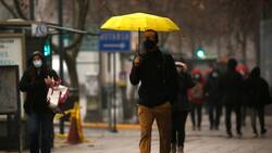 A sacar el paraguas: Pronostican lluvias para este fin de semana y el lunes en Santiago