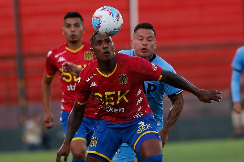 Harold Cummings jugando por Unión Española. Foto: Aton.