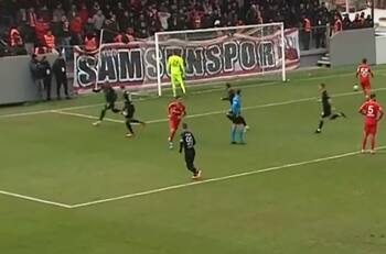 VIDEO | Al igual que en la U: Junior Fernandes salvó sobre el final a su equipo en Turquía