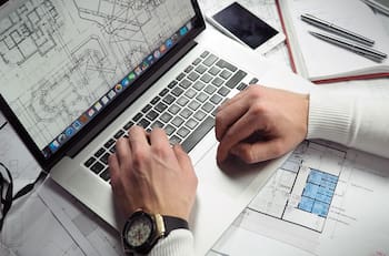 Adecco ofrece 900 trabajos con sueldos de hasta 2 millones: ¿Cómo postular?