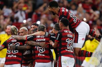 ¿Juega Arturo Vidal? La formación de Flamengo para el choque ante Corinthians por Copa Libertadores