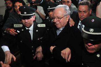 Karadima fue ingresado de urgencia por afección cardíaca y médicos indican que está "estable"