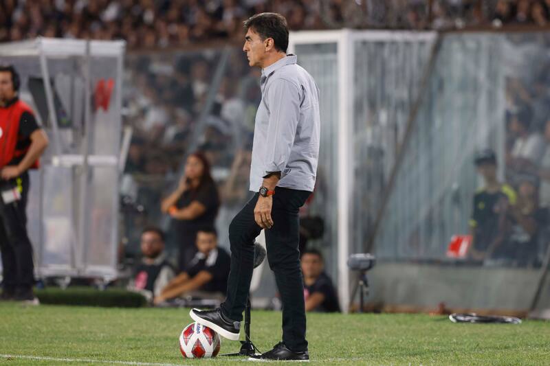 Gustavo Quinteros está teniendo un complicado inicio de torneo con Colo Colo.