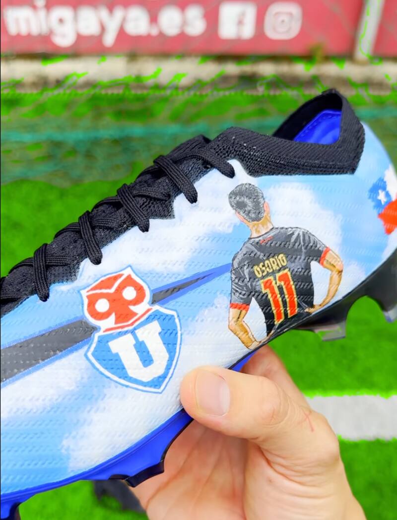Los nuevos zapatos de Darío Osorio.