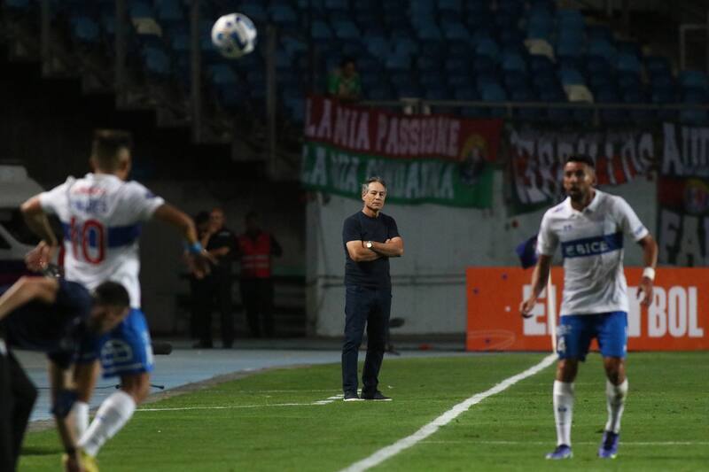 Ariel Holan confía en hacer el recambio en la UC. Crédito: Agencia Aton.
