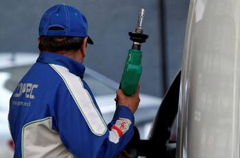 Clientes de este banco pueden recibir hasta $100 de descuento por litro de bencina en Copec