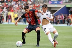 “Puede ser el ‘9′ que tanto buscamos": Yastin Cuevas ilusiona tras su debut en Colo Colo