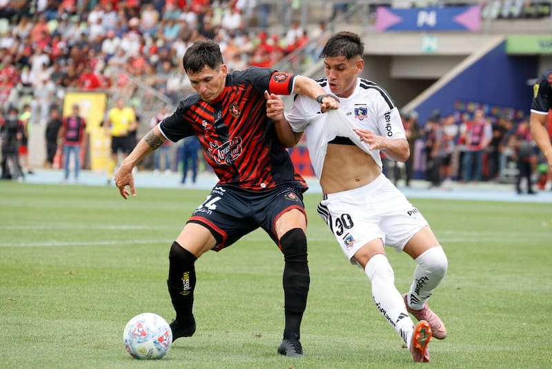 El delantero debutó profesionalmente con Colo Colo ante Deportes Limache este sábado. Foto: Aton.