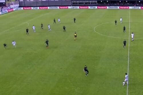 defendió con 12 jugadores en Argentina.