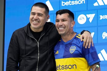“Es mi amigo”: Juan Román Riquelme no olvida a Gary Medel y adelanta duelos ante la UC en Copa Libertadores