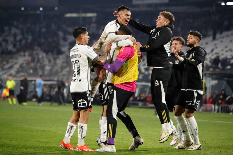 El jugador de Colo Colo, Lucas Cepeda, celebra su gol contra O'Higgins.