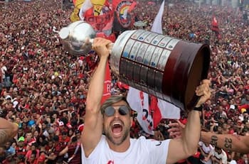 Con calles colmadas: El recibimiento de Rio de Janeiro al Flamengo campeón de América