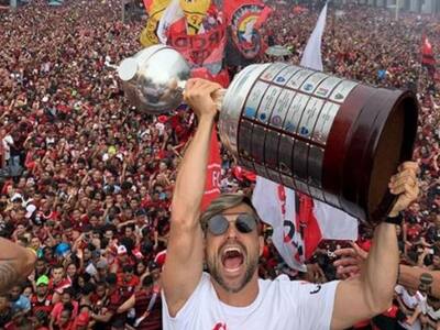 Con calles colmadas: El recibimiento de Rio de Janeiro al Flamengo campeón de América