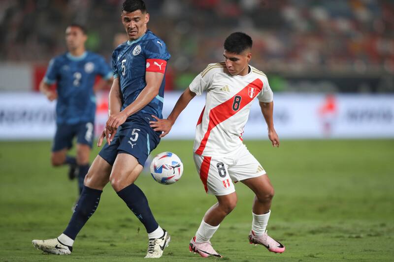 jugando contra Paraguay. Foto: EFE
