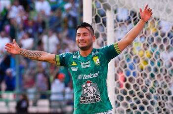 Jean Meneses es el chileno con mejor rendimiento en la Liga MX durante el Guardianes 2020