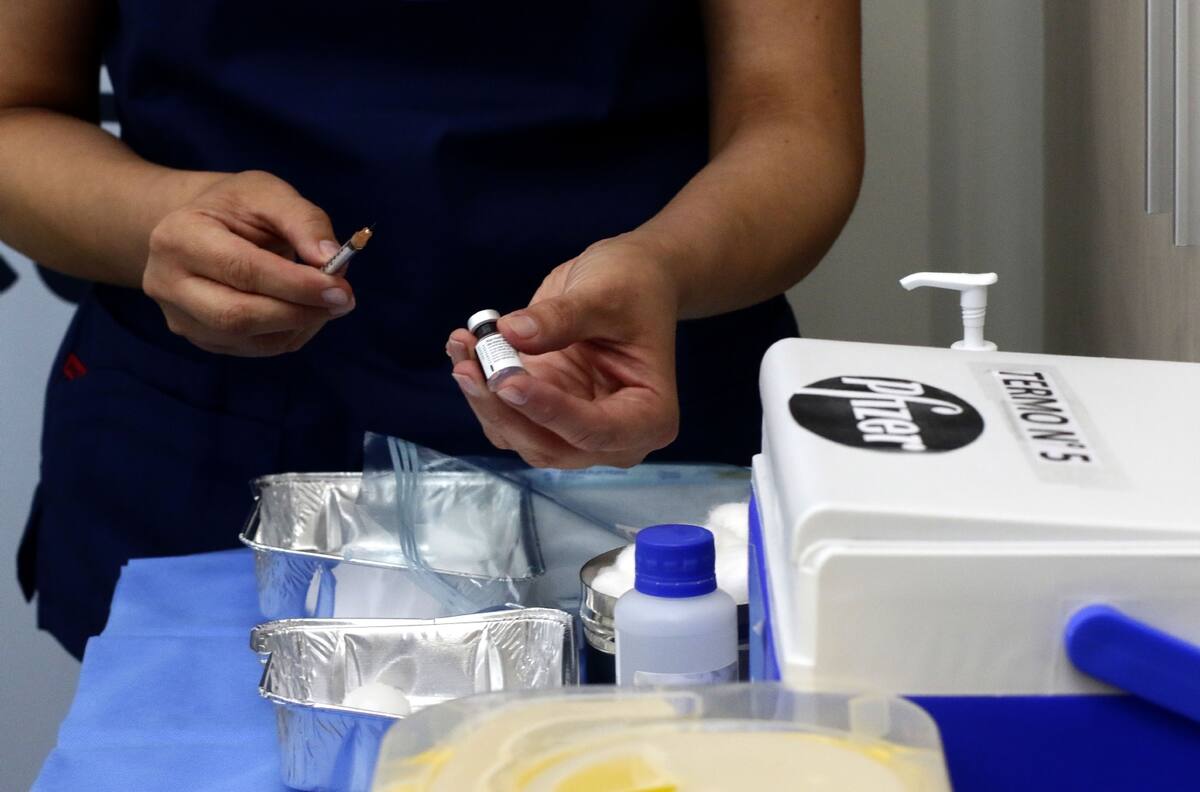 Revelan nuevos antecedentes del segundo caso en Chile de variante británica de COVID