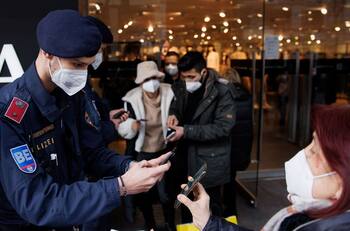 Multas de hasta 7 millones de pesos: Austria podría sancionar a quienes no estén vacunados