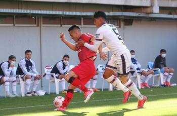 Jugador de Melipilla sacó su lado metalero y lamentó el fallecimiento de histórico exbaterista de Slipknot