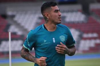 VIDEO | Encarador y buen juego aéreo: así juega Darío Lezcano, nuevo refuerzo de Colo Colo