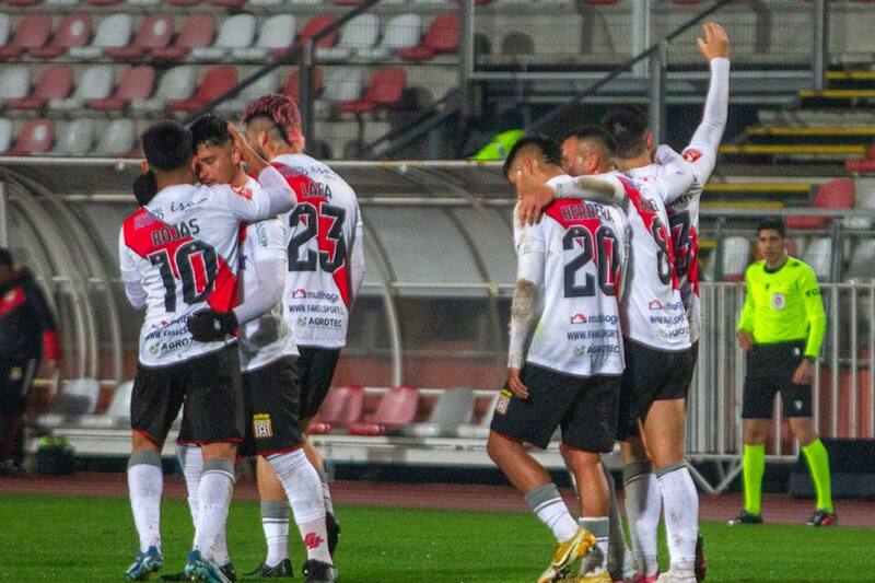 Curicó Unido vive momentos duros en la Primera B. Foto: Campeonato Chileno.