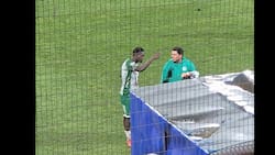 VIDEO | Con invitación a pelear: Manley Clerveaux se aburrió de los insultos en Santa Laura y así reaccionó