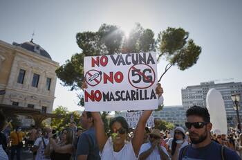 Ley de Murphy: Antivacuna presentó certificado de inoculación falso en hospital y murió de Covid-19