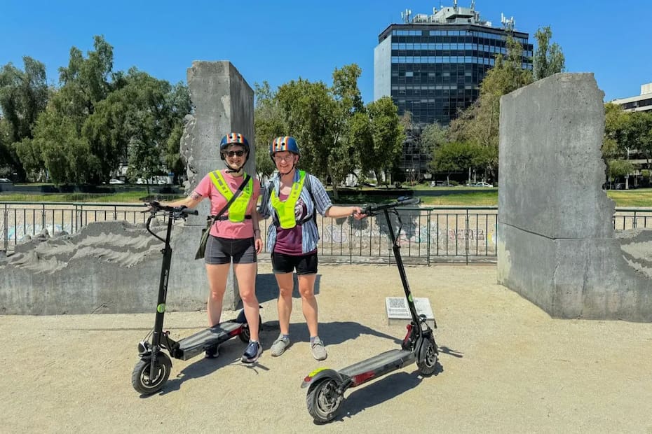 El recorrido guiado permite explorar la ciudad a bordo de este innovador medio de transporte que está en tendencia. Créditos: Chiletur.