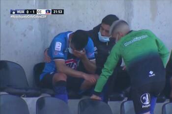 "No tiene idea de fútbol": Padre de sustituido jugador de Huachipato le dio con todo al DT "Acerero"