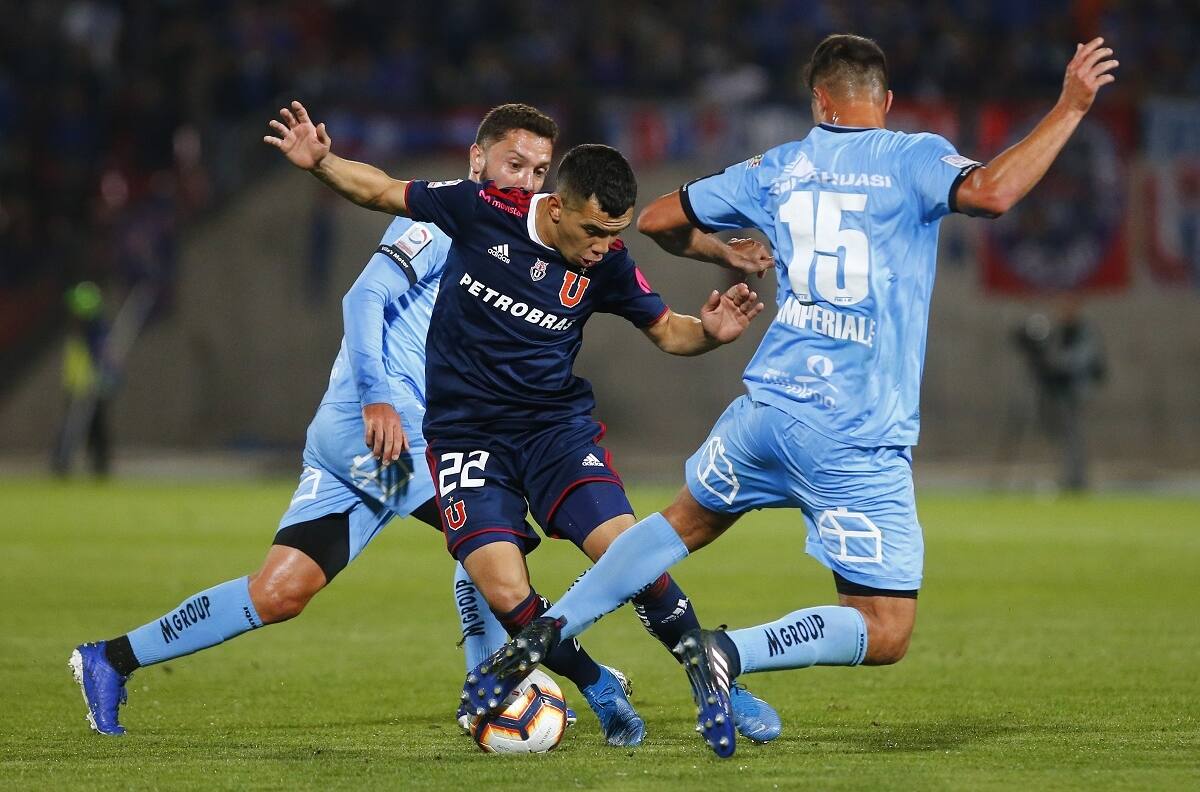 Se acabó la ilusión: La U recibió un portazo en sus intentos por fichar a Leo Fernández