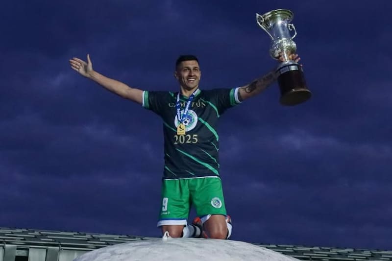 El delantero fue campeón de Segunda División. Foto: @camilosantanaph en Instagram.