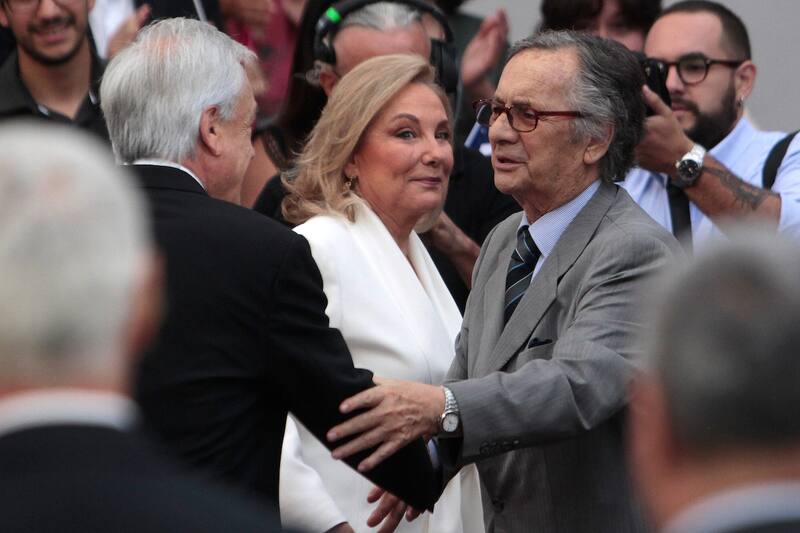 Belisario Velasco junto a Sebastián Piñera en un acto en La Moneda el 2020, una de sus últimas apariciones públicas.