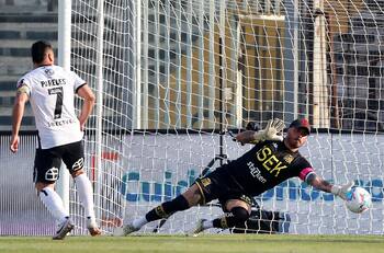 ¡Cada vez más cerca! ¿A cuántos goles quedó Esteban Paredes de Carlos Caszely?