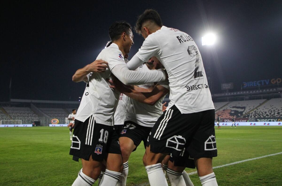 Gustavo Quinteros tomó una importante decisión respecto a los defensores centrales en Colo Colo