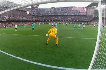 Este fue el golazo de Maxi Gómez que sepultó a Barcelona