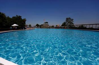 Menor de 2 años que cayó a una piscina en Paine está en riesgo vital: Carabineros lo trasladó en helicóptero
