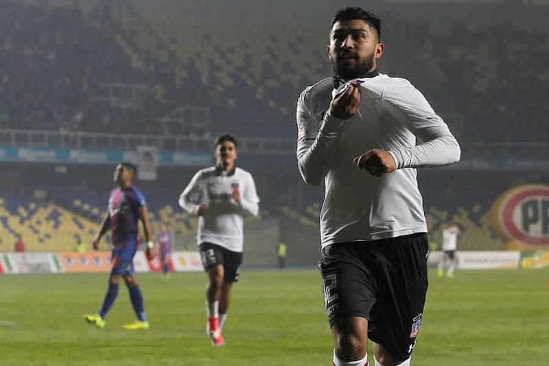 El volante en su paso por Colo Colo.