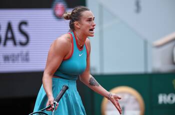 Sin consuelo: el llanto de Aryna Sabalenka tras perder la final de Roland Garros