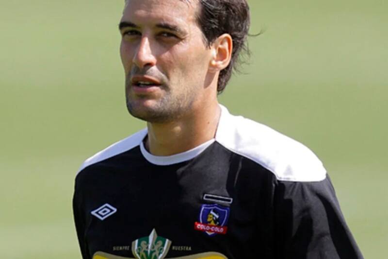 Agustín Alayes disputó dos partidos en su paso por Colo Colo durante 2011